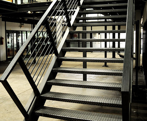 室内钢结构楼梯